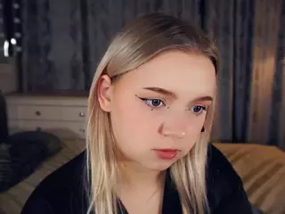 Lora's Live Sex Cam Show