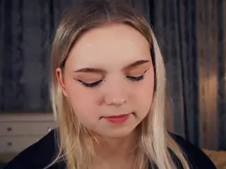 Lora's Live Sex Cam Show