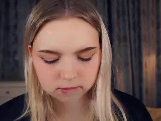 Lora's Live Sex Cam Show