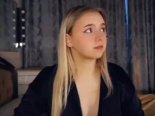 Lora's Live Sex Cam Show