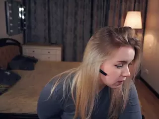 Lora's Live Sex Cam Show
