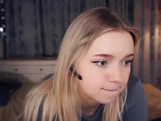 Lora's Live Sex Cam Show
