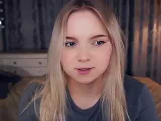 Lora's Live Sex Cam Show