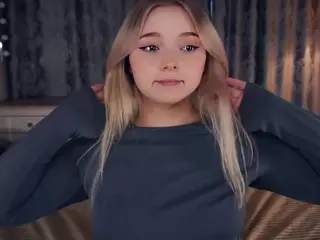 Lora's Live Sex Cam Show