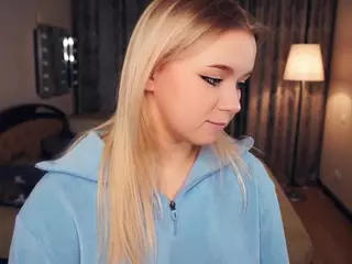 Lora's Live Sex Cam Show