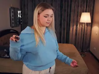 Lora's Live Sex Cam Show