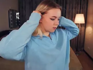 Lora's Live Sex Cam Show