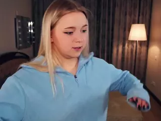 Lora's Live Sex Cam Show