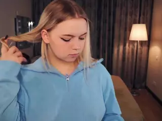 Lora's Live Sex Cam Show