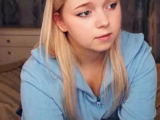Lora's Live Sex Cam Show