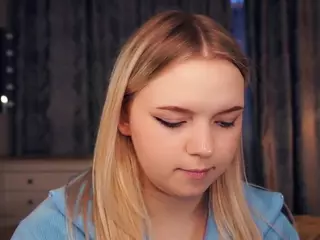 Lora's Live Sex Cam Show
