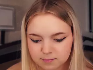 Lora's Live Sex Cam Show