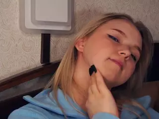 Lora's Live Sex Cam Show