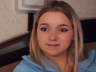 Lora's Live Sex Cam Show