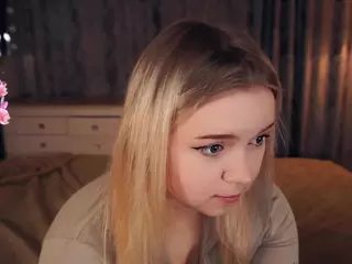 Lora's Live Sex Cam Show