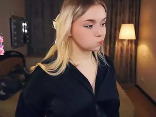 Lora's Live Sex Cam Show