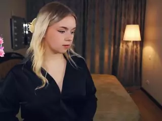 Lora's Live Sex Cam Show