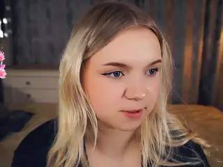 Lora's Live Sex Cam Show