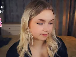 Lora's Live Sex Cam Show
