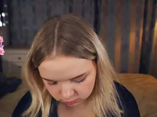 Lora's Live Sex Cam Show