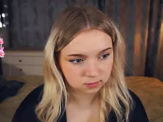 Lora's Live Sex Cam Show