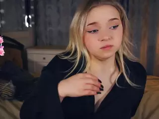 Lora's Live Sex Cam Show