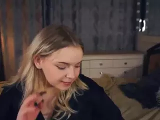 Lora's Live Sex Cam Show