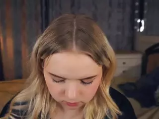 Lora's Live Sex Cam Show