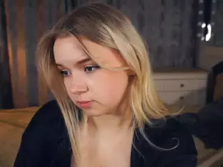Lora's Live Sex Cam Show