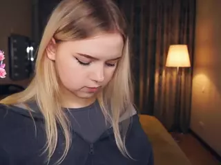 Lora's Live Sex Cam Show