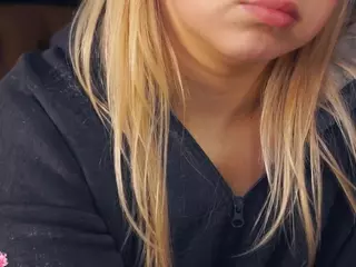 Lora's Live Sex Cam Show
