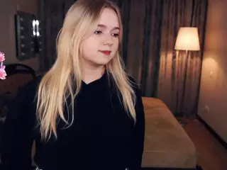 Lora's Live Sex Cam Show