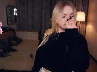 Lora's Live Sex Cam Show