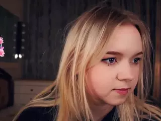 Lora's Live Sex Cam Show