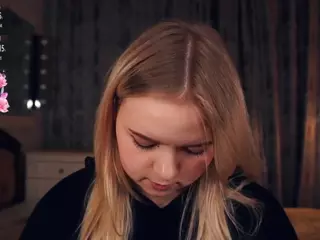 Lora's Live Sex Cam Show