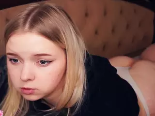 Lora's Live Sex Cam Show