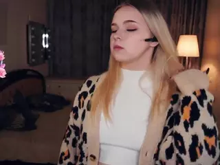 Lora's Live Sex Cam Show