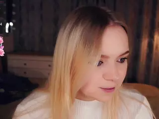 Lora's Live Sex Cam Show