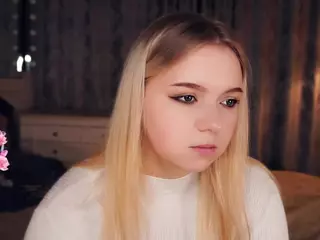 Lora's Live Sex Cam Show