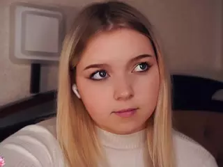 Lora's Live Sex Cam Show