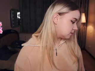 Lora's Live Sex Cam Show