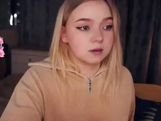 Lora's Live Sex Cam Show