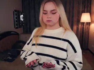 Lora's Live Sex Cam Show