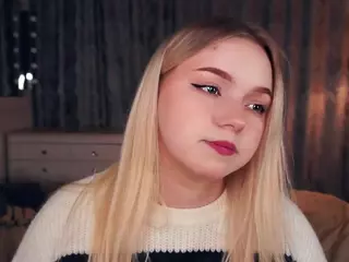 Lora's Live Sex Cam Show