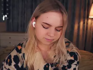 Lora's Live Sex Cam Show