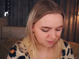 Lora's Live Sex Cam Show