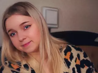 Lora's Live Sex Cam Show