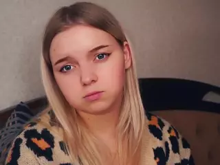 Lora's Live Sex Cam Show