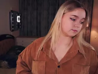 Lora's Live Sex Cam Show