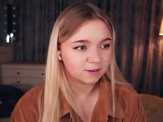 Lora's Live Sex Cam Show